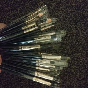 Bamboo 20 count makeup brushes